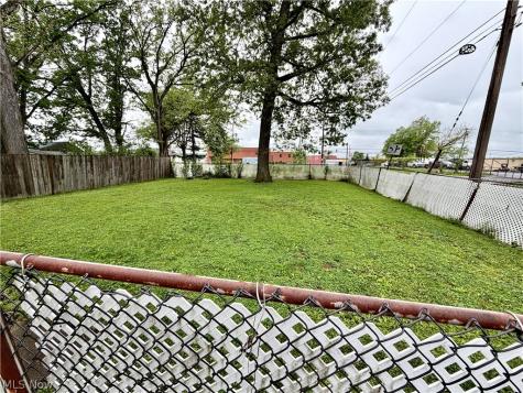 180 Winchester Avenue Youngstown OH 44509