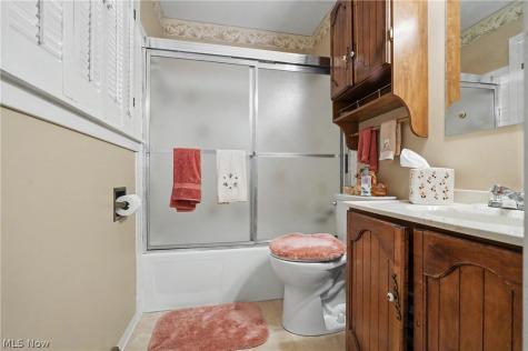1210 Janet Avenue NW North Canton OH 44720