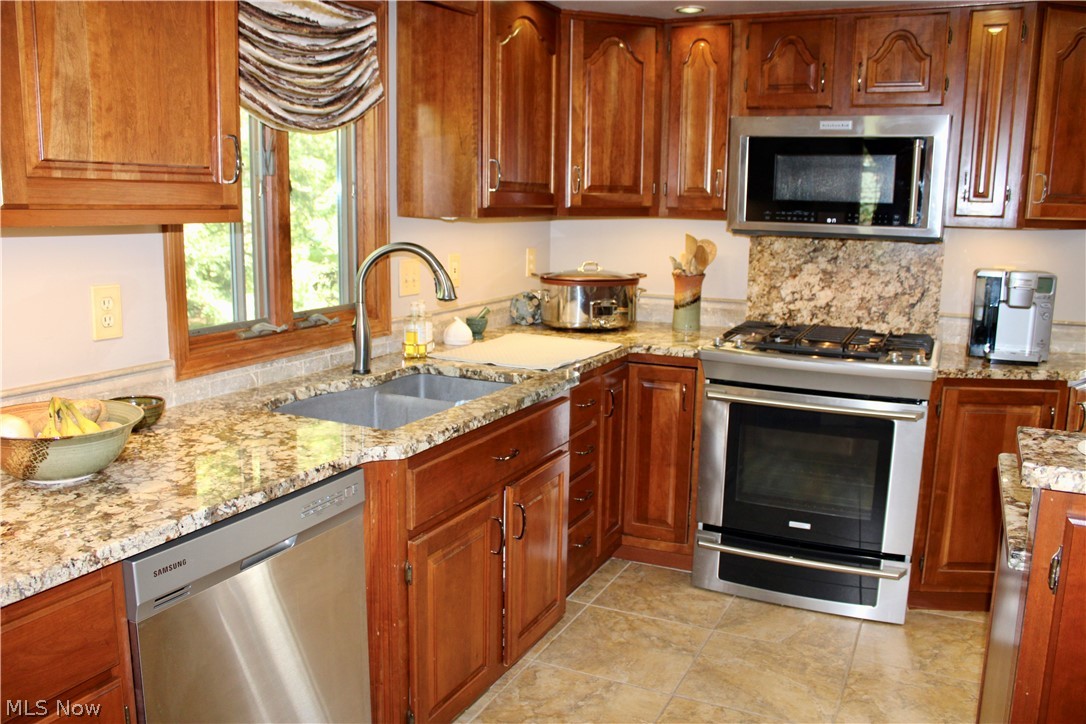 1938 Fairway Drive Uniontown OH 44685