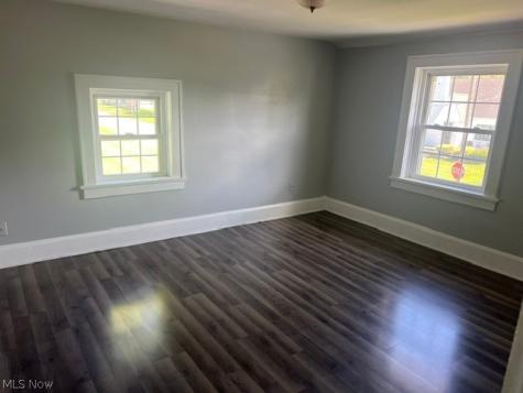 140 South Street NW Navarre OH 44662