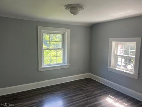 140 South Street NW Navarre OH 44662