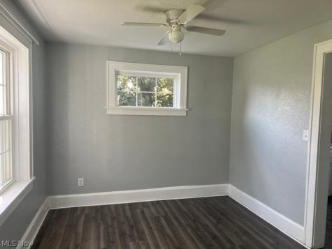 140 South Street NW Navarre OH 44662
