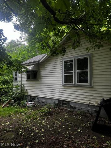 901 Munson Street Akron OH 44305