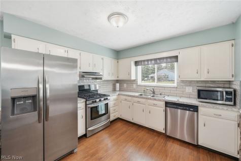 359 Alpha Avenue Akron OH 44312