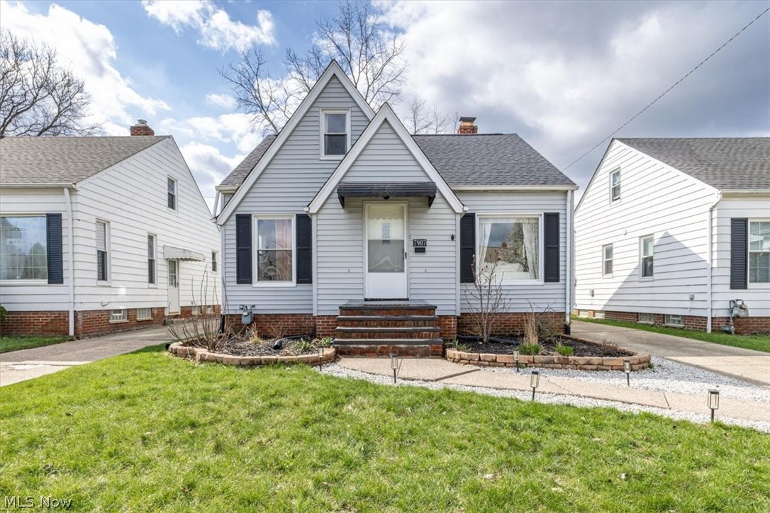 7907 Renwood Drive Parma OH 44129
