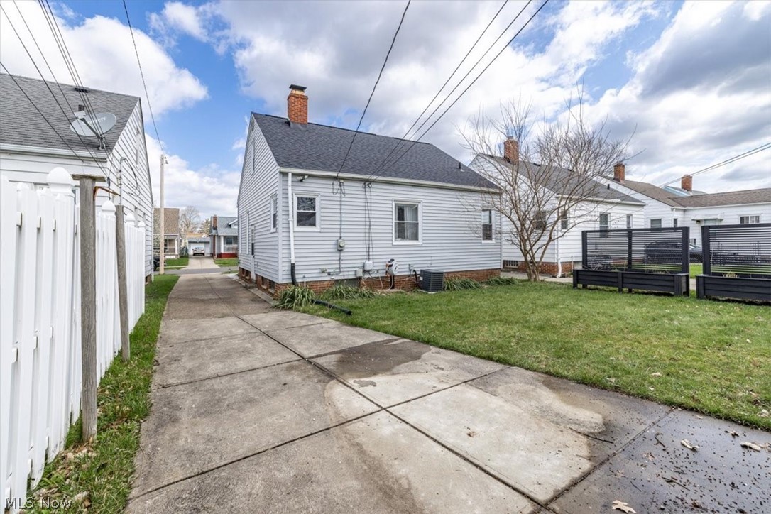 7907 Renwood Drive Parma OH 44129