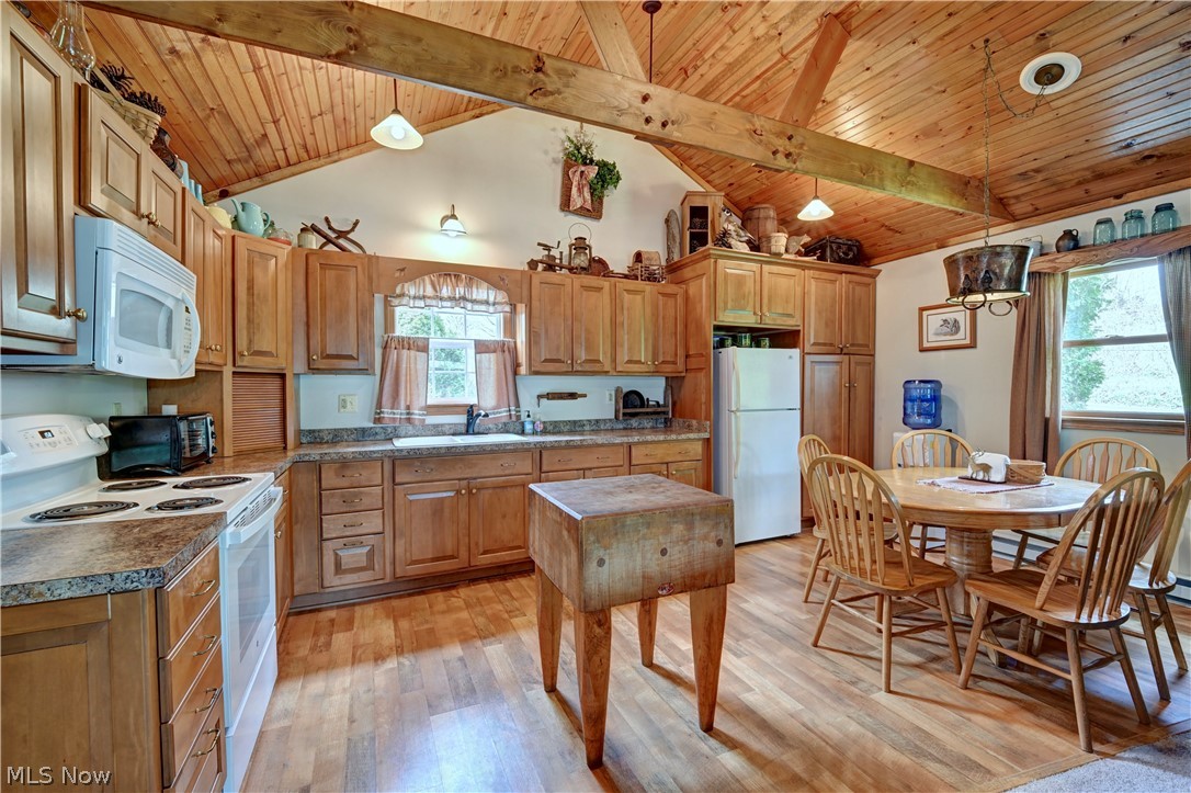 2041 Thrasher Road SW Carrollton OH 44615