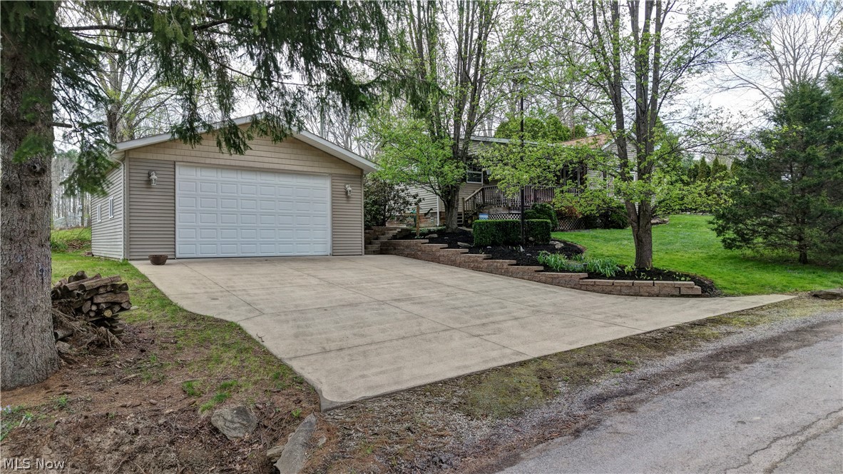 2041 Thrasher Road SW Carrollton OH 44615