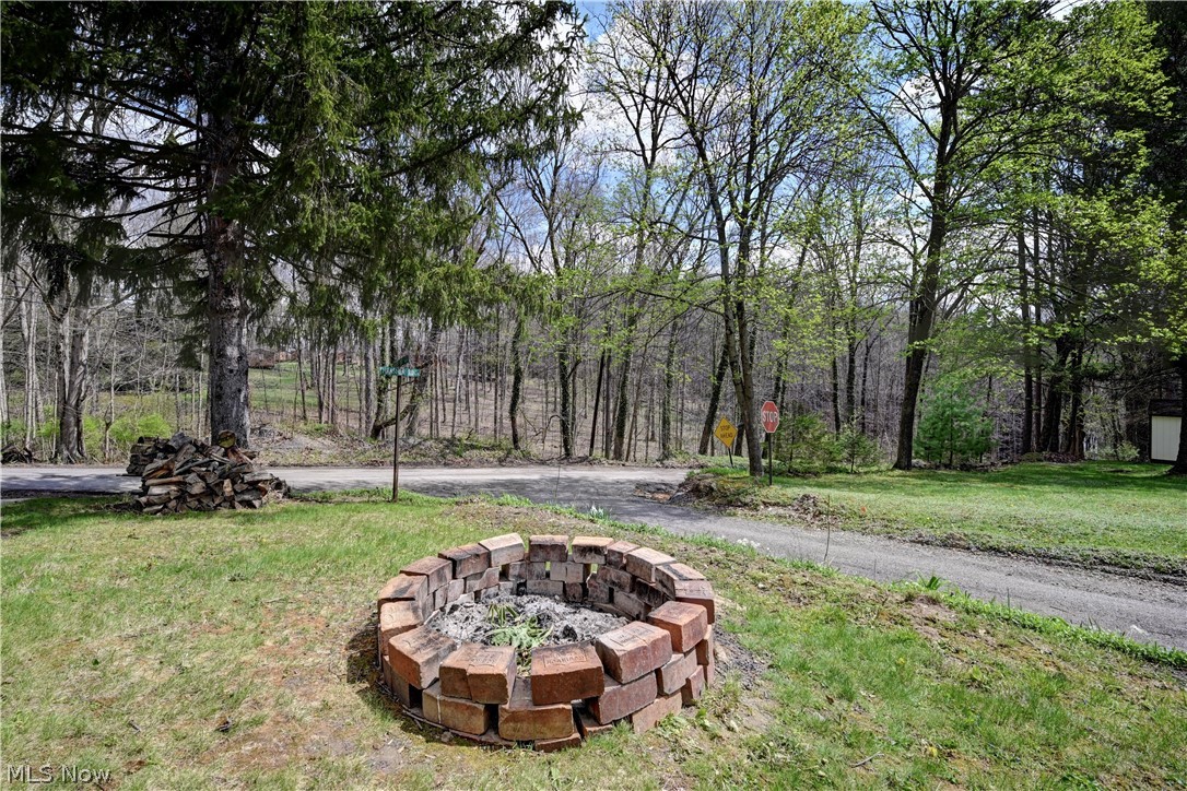 2041 Thrasher Road SW Carrollton OH 44615