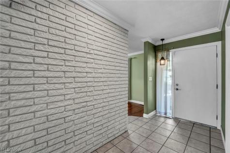 18389 Falling Water Road Strongsville OH 44136