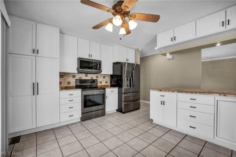 18389 Falling Water Road Strongsville OH 44136