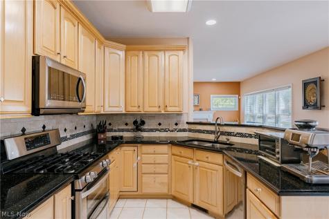 5163 Bayside Lake Boulevard Stow OH 44224