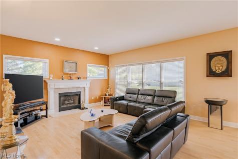 5163 Bayside Lake Boulevard Stow OH 44224