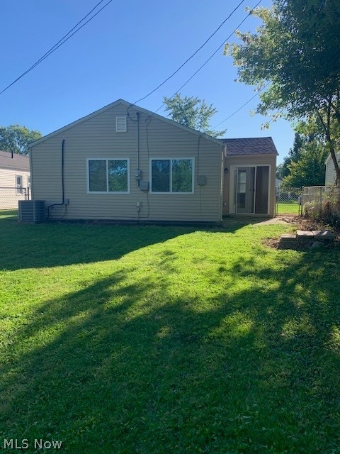 674 Bell Avenue Elyria OH 44035