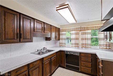 608 Applegrove Street NW North Canton OH 44720