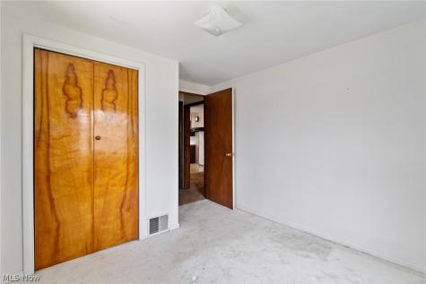 608 Applegrove Street NW North Canton OH 44720
