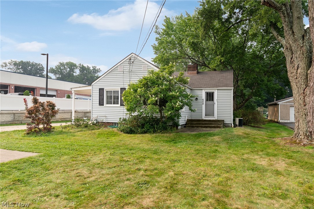 608 Applegrove Street NW North Canton OH 44720