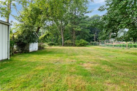 608 Applegrove Street NW North Canton OH 44720