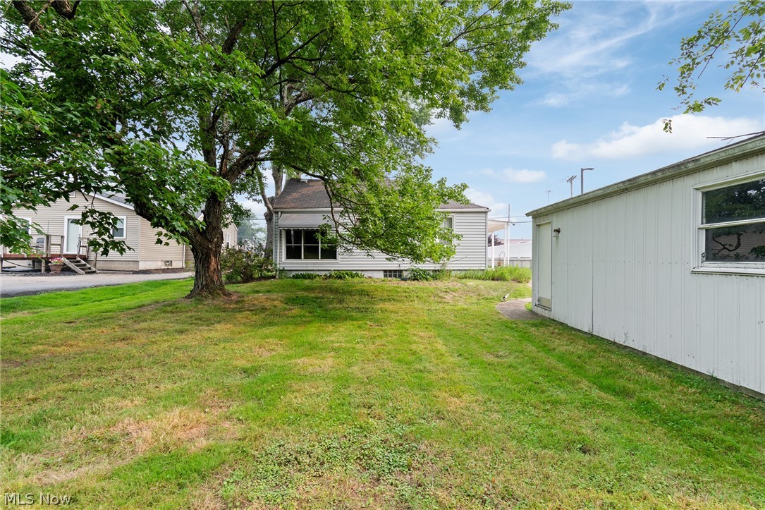 608 Applegrove Street NW North Canton OH 44720