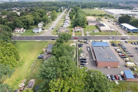 608 Applegrove Street NW North Canton OH 44720