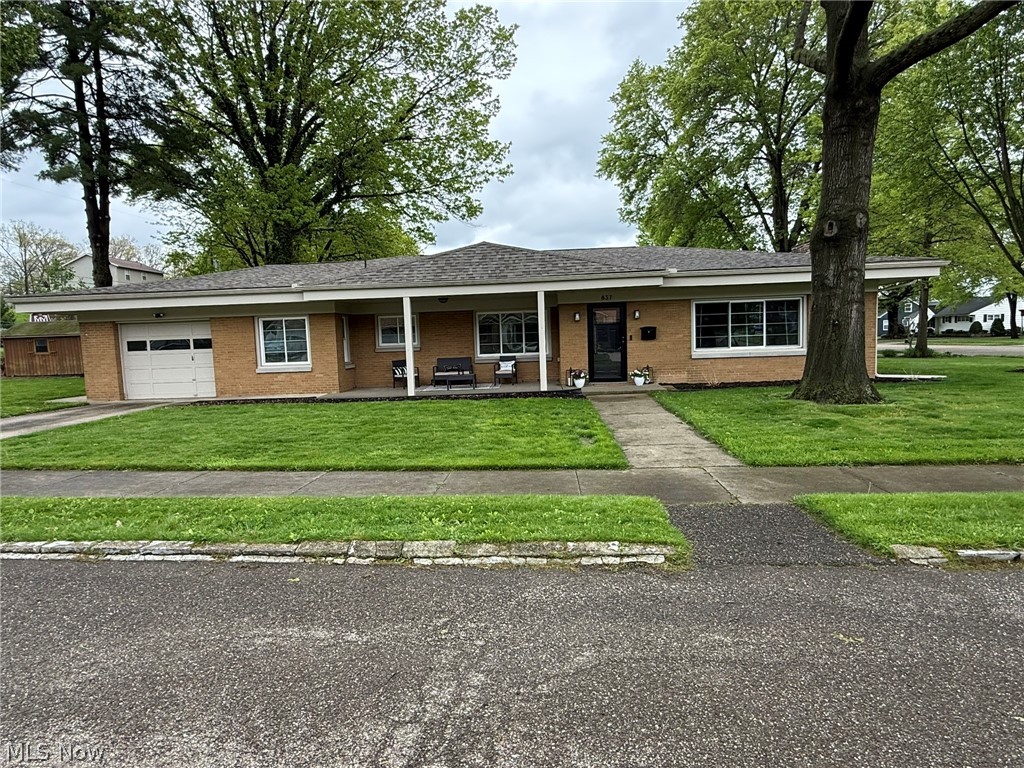 837 Oak Street NW New Philadelphia OH 44663