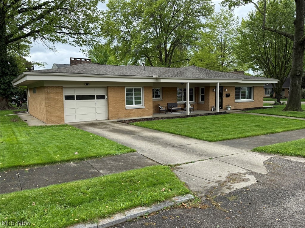 837 Oak Street NW New Philadelphia OH 44663