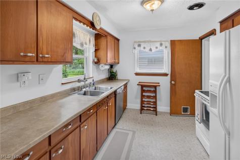 4740 Silverdale Road North Olmsted OH 44070