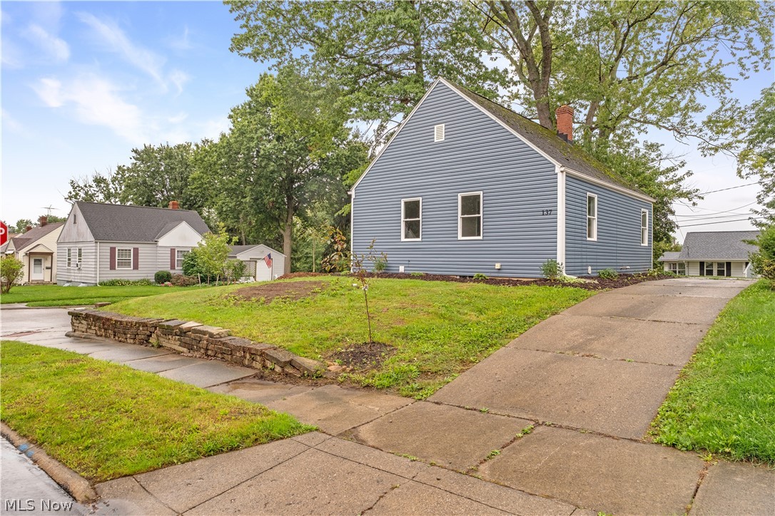 137 E Rosewood Avenue Akron OH 44301