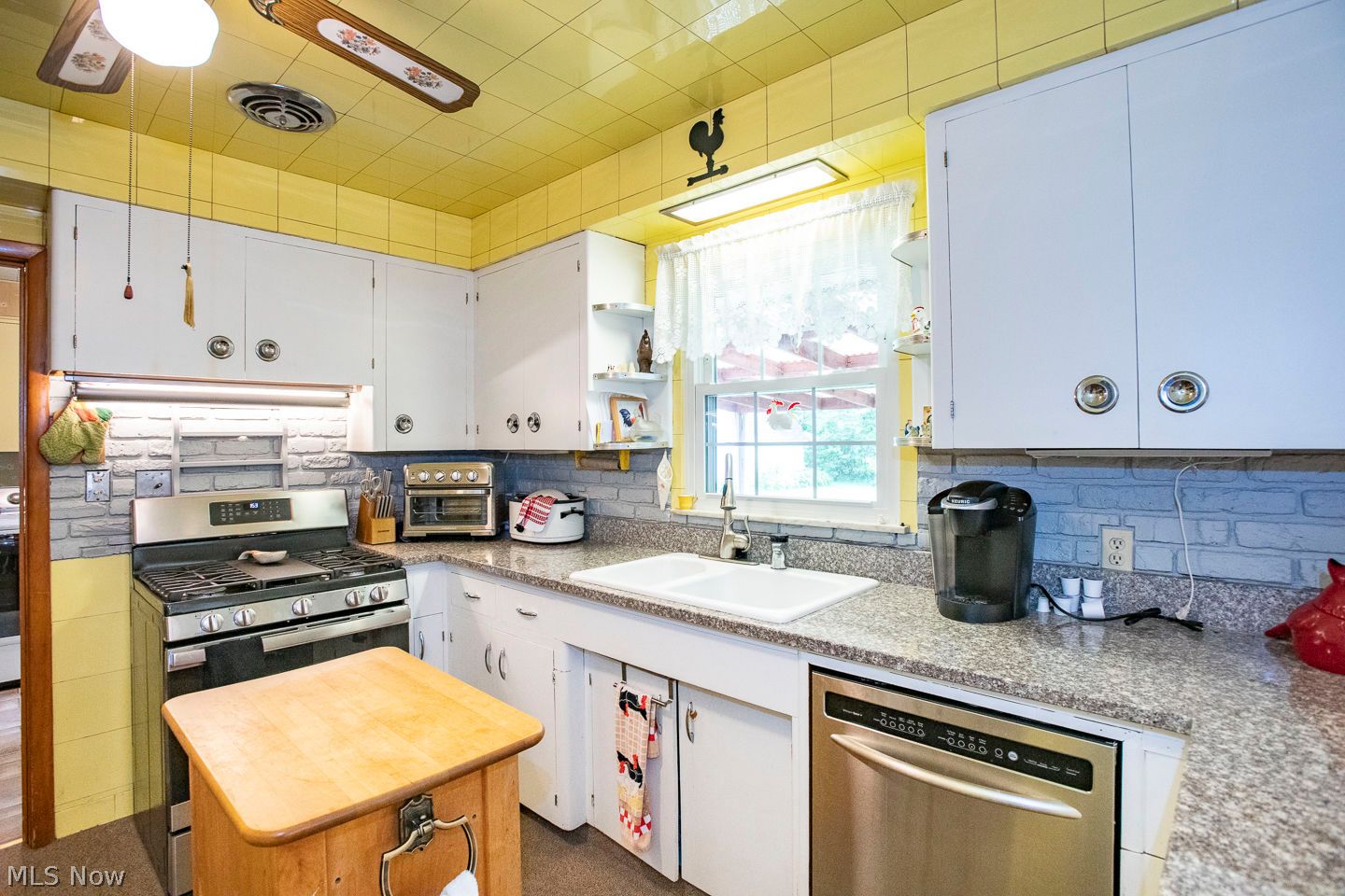 30 Meadowbrook Drive Grafton OH 44044