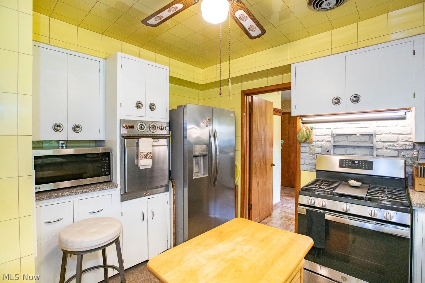 30 Meadowbrook Drive Grafton OH 44044