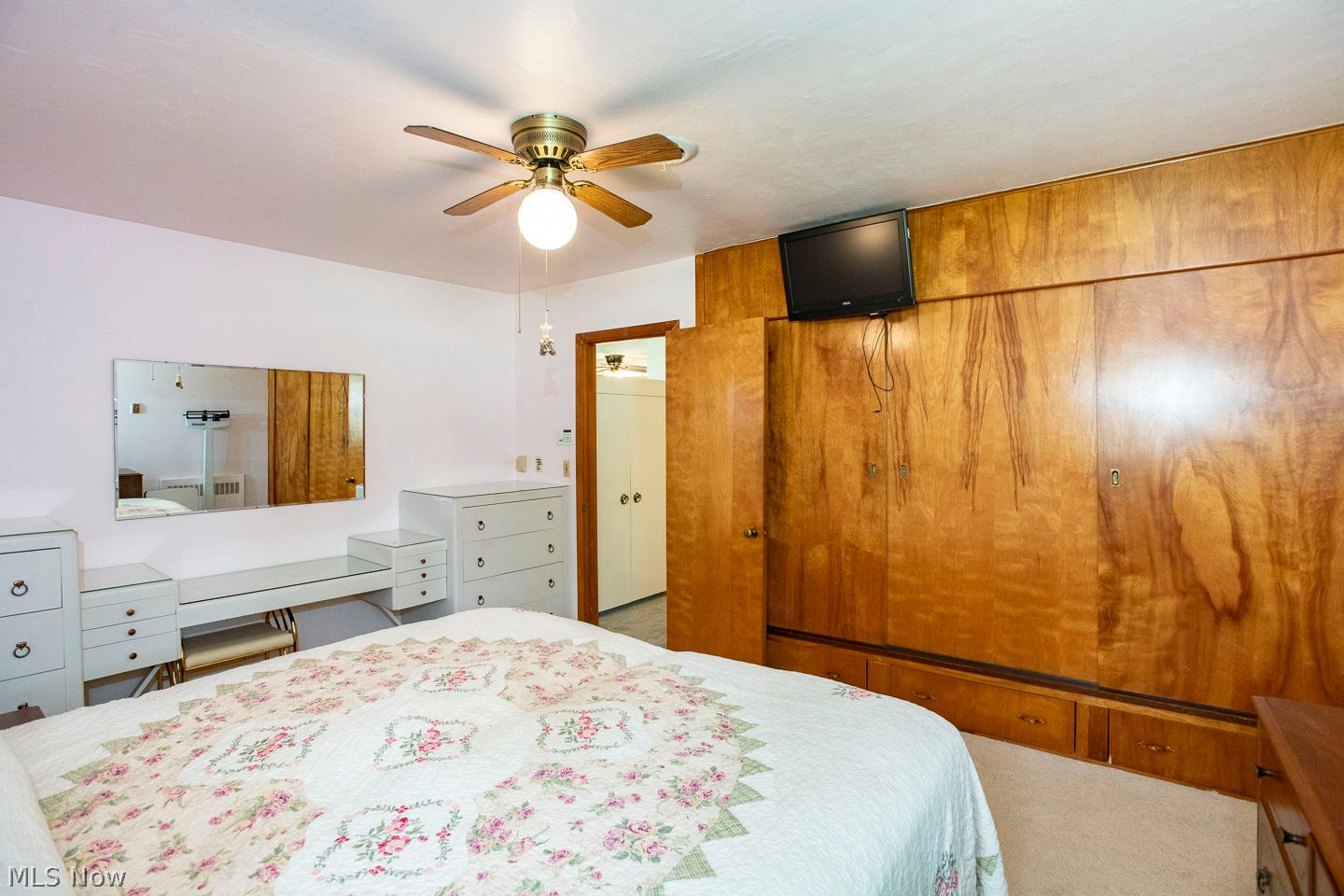 30 Meadowbrook Drive Grafton OH 44044