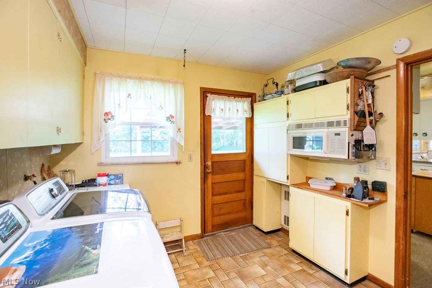 30 Meadowbrook Drive Grafton OH 44044