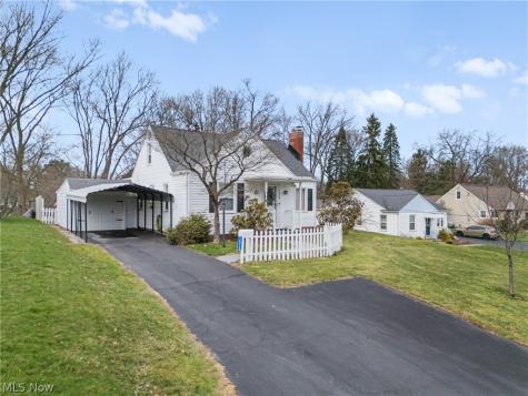1515 Manor Avenue NW Canton OH 44708