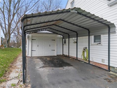1515 Manor Avenue NW Canton OH 44708