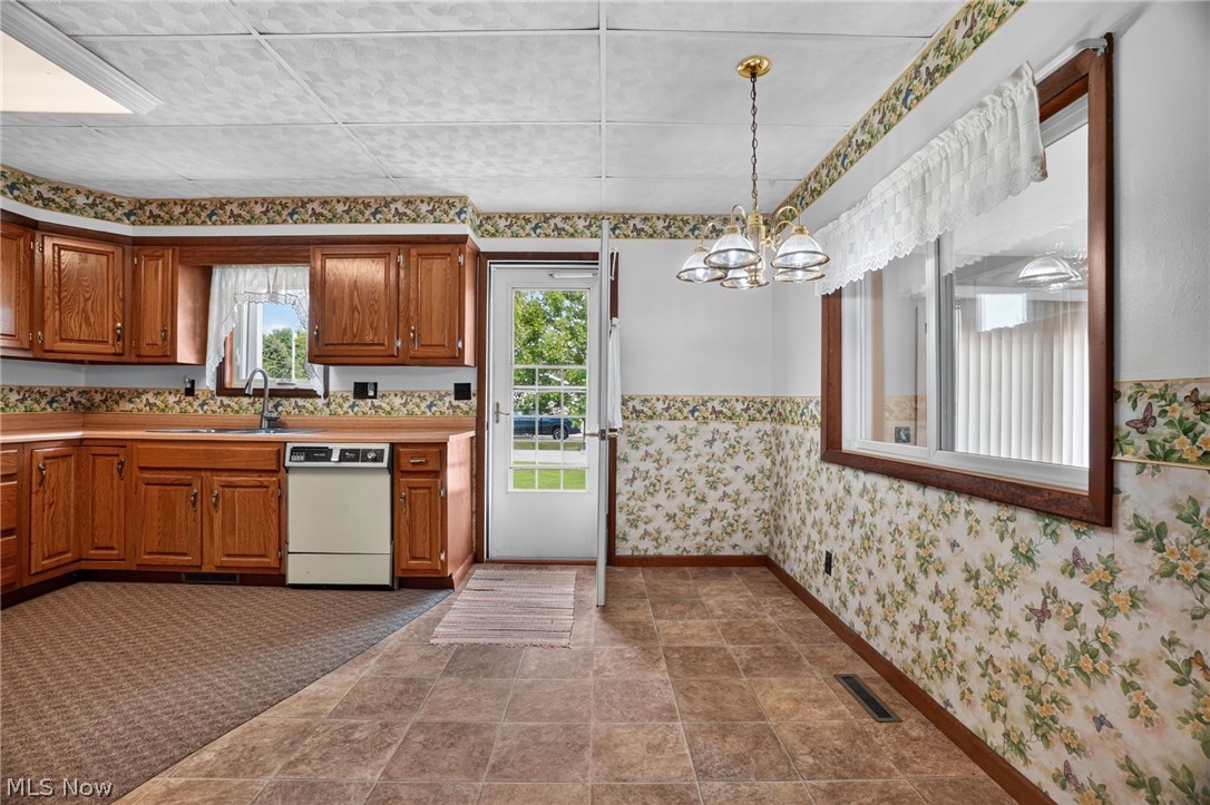 5654 Chestnut Street Andover OH 44003