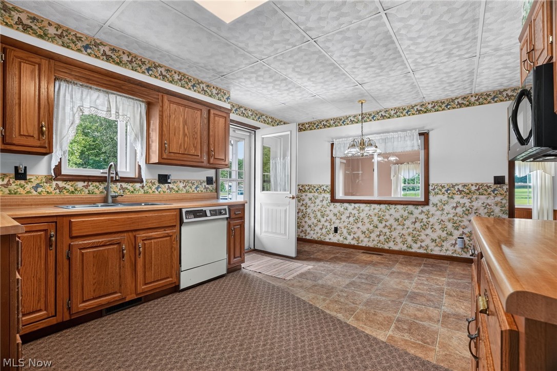 5654 Chestnut Street Andover OH 44003