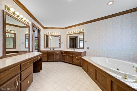 7004 Salerno Street NW Canton OH 44718