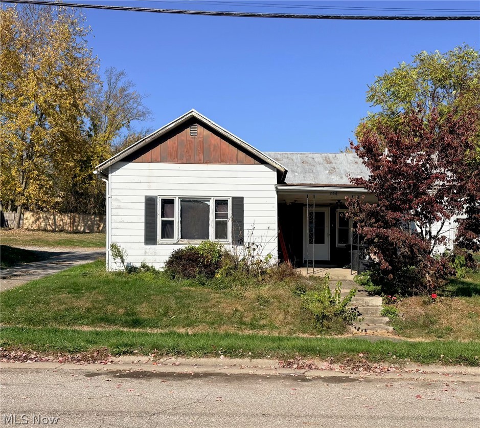 266 E Robinson Street Shreve OH 44676