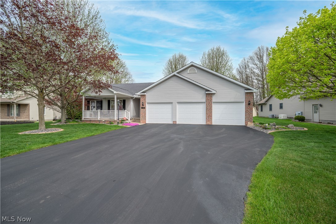 11 Spring Creek Drive Cortland OH 44410