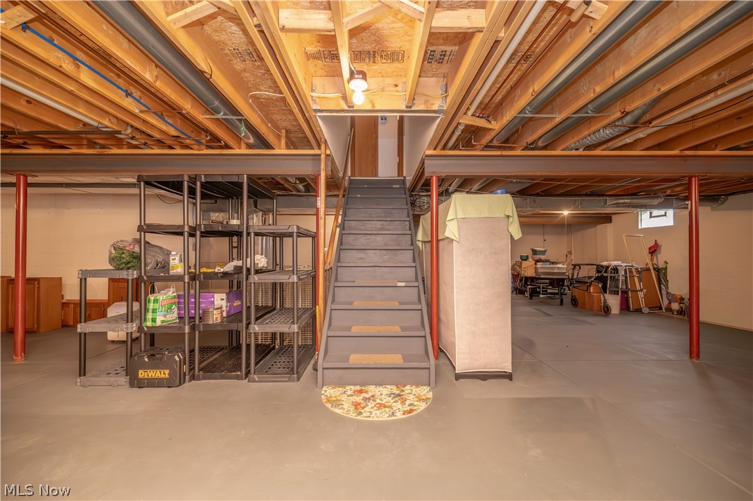 11 Spring Creek Drive Cortland OH 44410