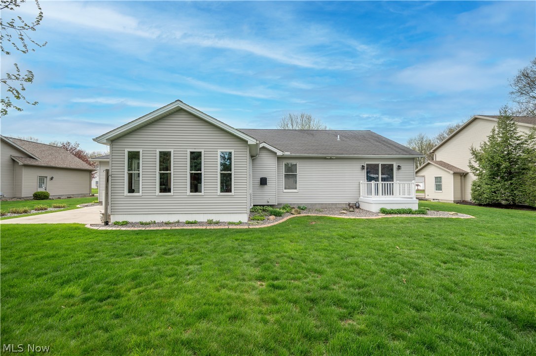 11 Spring Creek Drive Cortland OH 44410