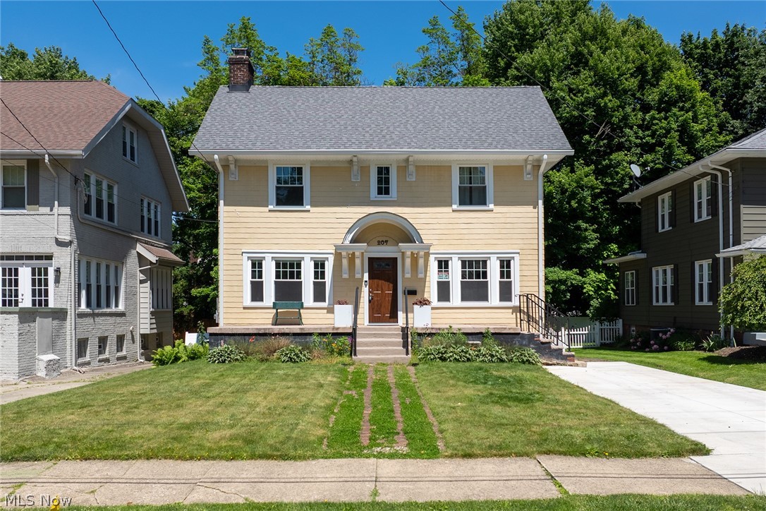 207 Casterton Avenue Akron OH 44303