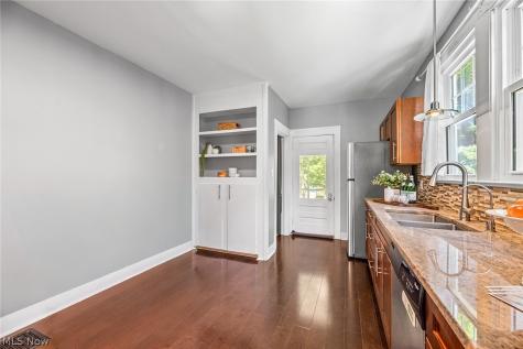 207 Casterton Avenue Akron OH 44303