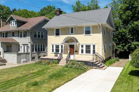 207 Casterton Avenue Akron OH 44303