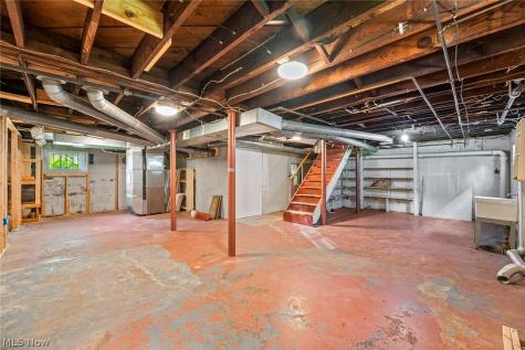 207 Casterton Avenue Akron OH 44303