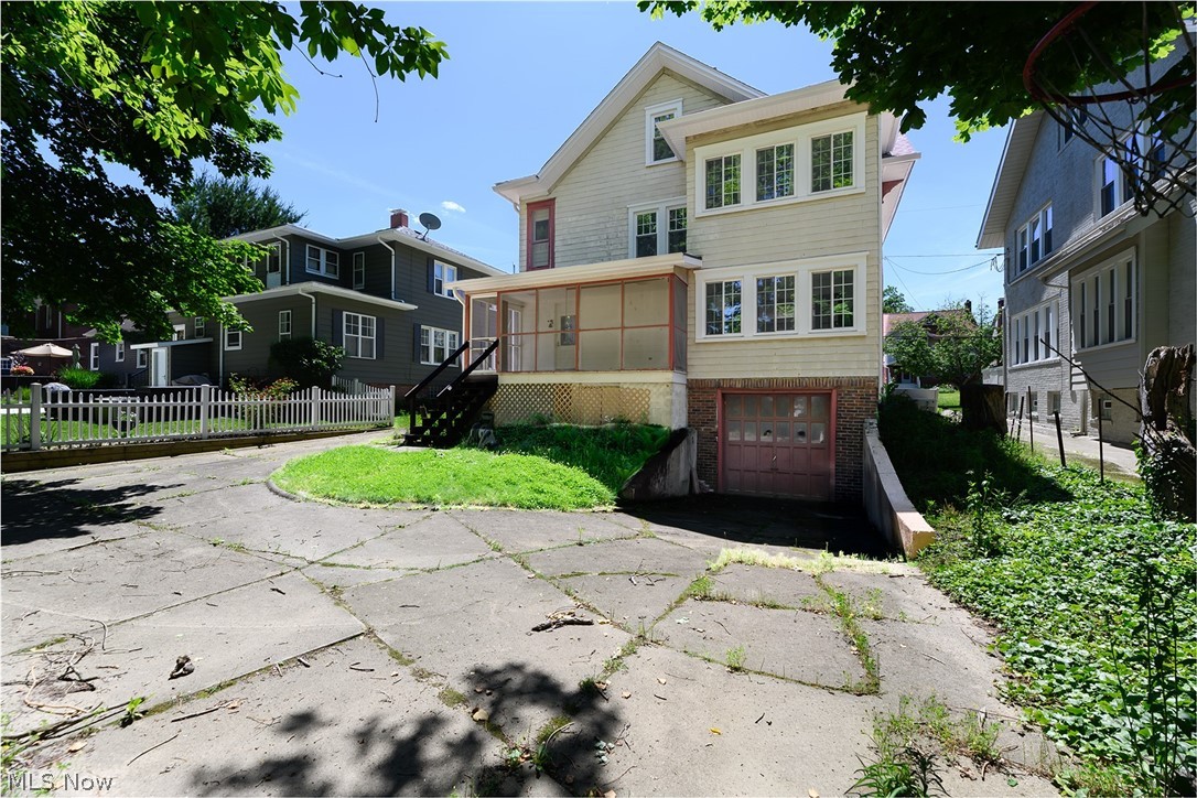 207 Casterton Avenue Akron OH 44303