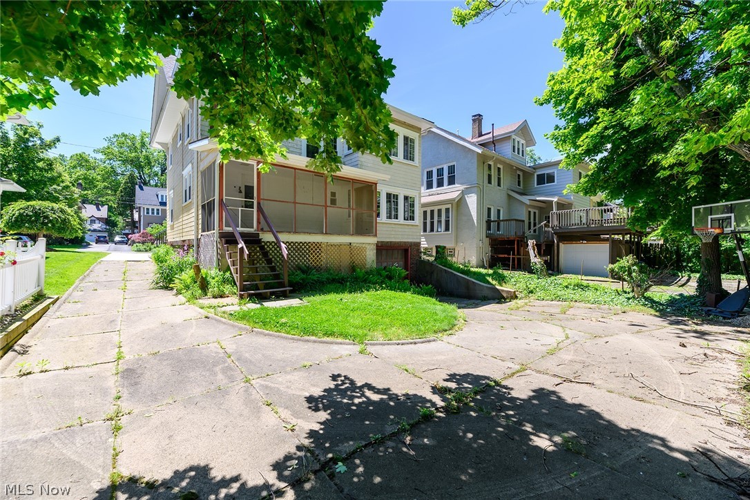 207 Casterton Avenue Akron OH 44303