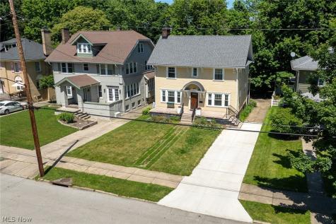 207 Casterton Avenue Akron OH 44303