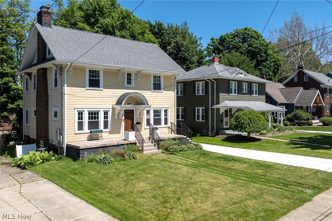 207 Casterton Avenue Akron OH 44303