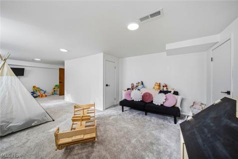 2353 Charney Road University Heights OH 44118